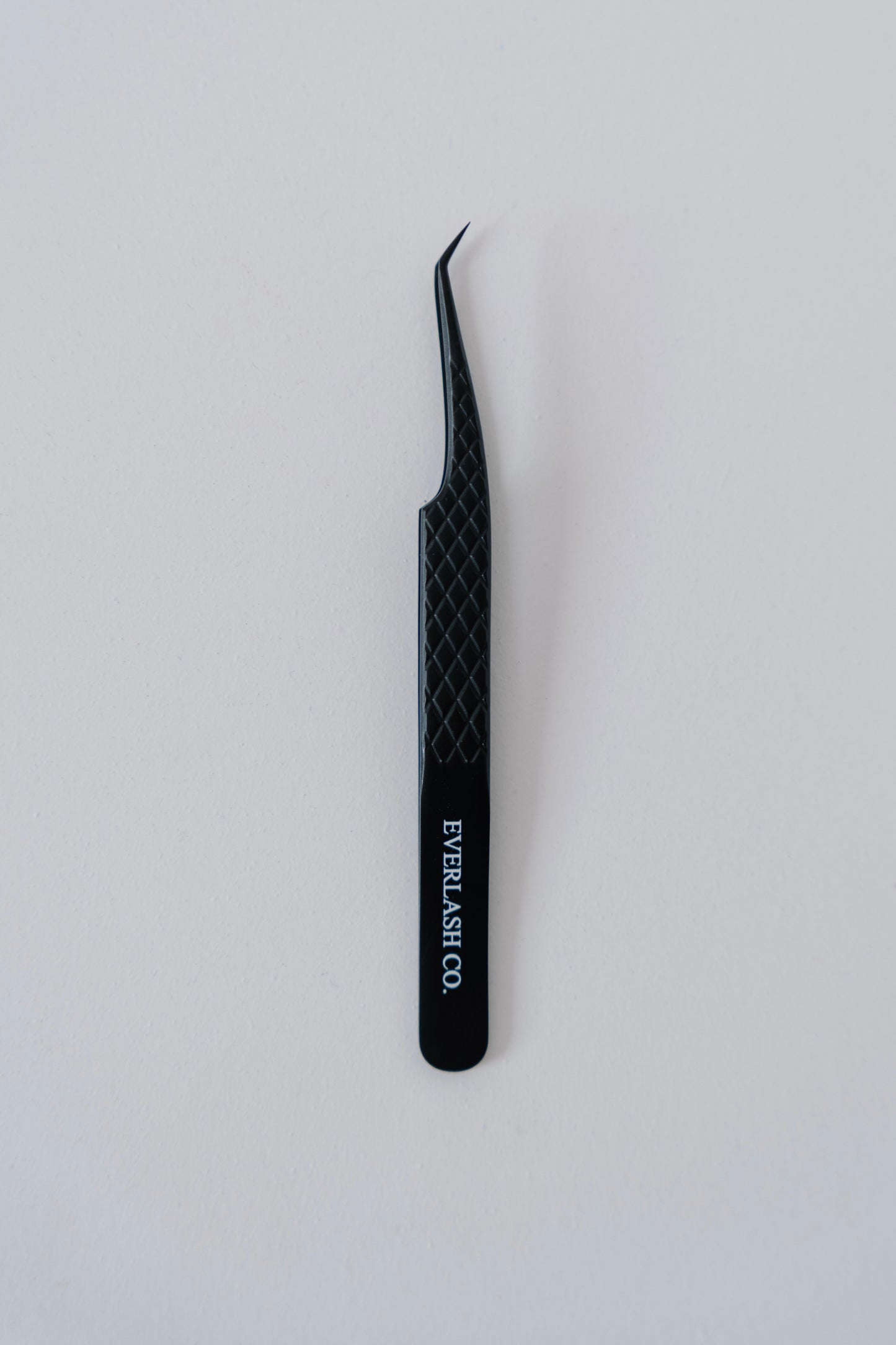 FLAWLESS FANS - 90 DEGREE FIBER TIP TWEEZER