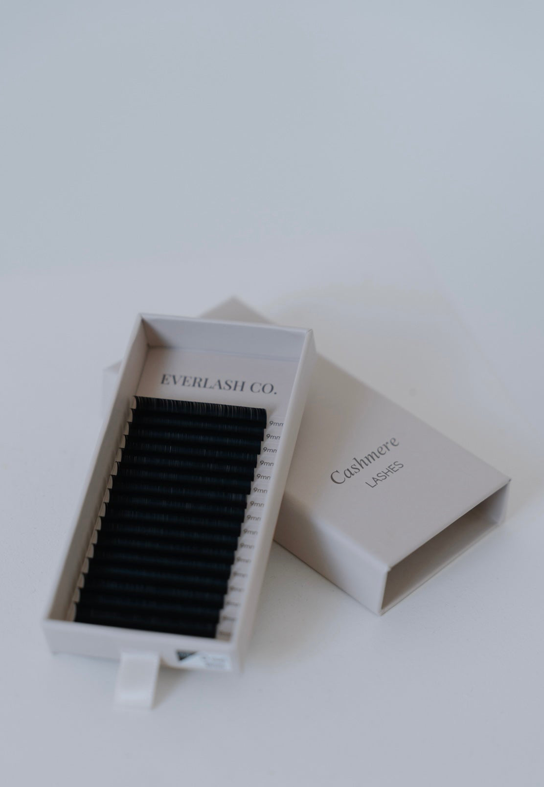 SINGLE LENGTH TRAYS CASHMERE VOLUME LASHES