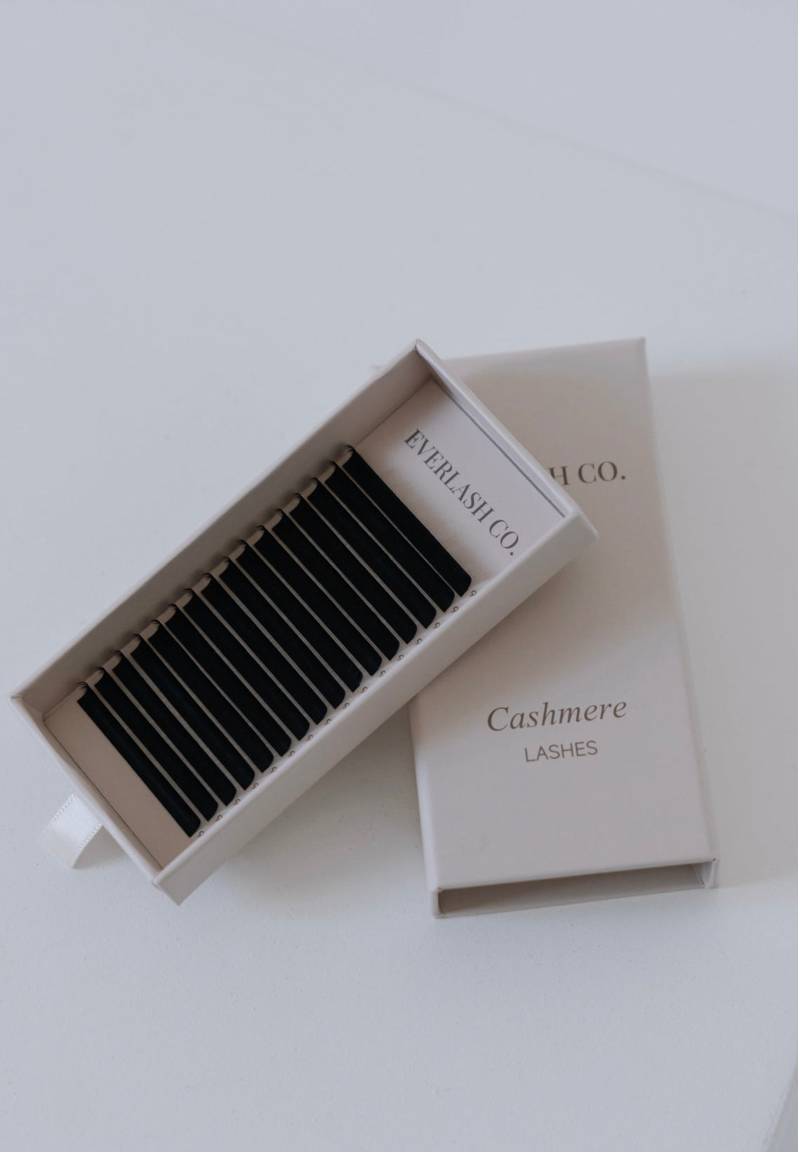 SINGLE LENGTH TRAYS CASHMERE VOLUME LASHES