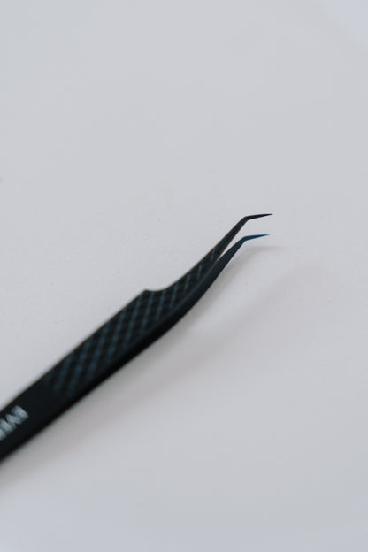 FLAWLESS FANS - 90 DEGREE FIBER TIP TWEEZER